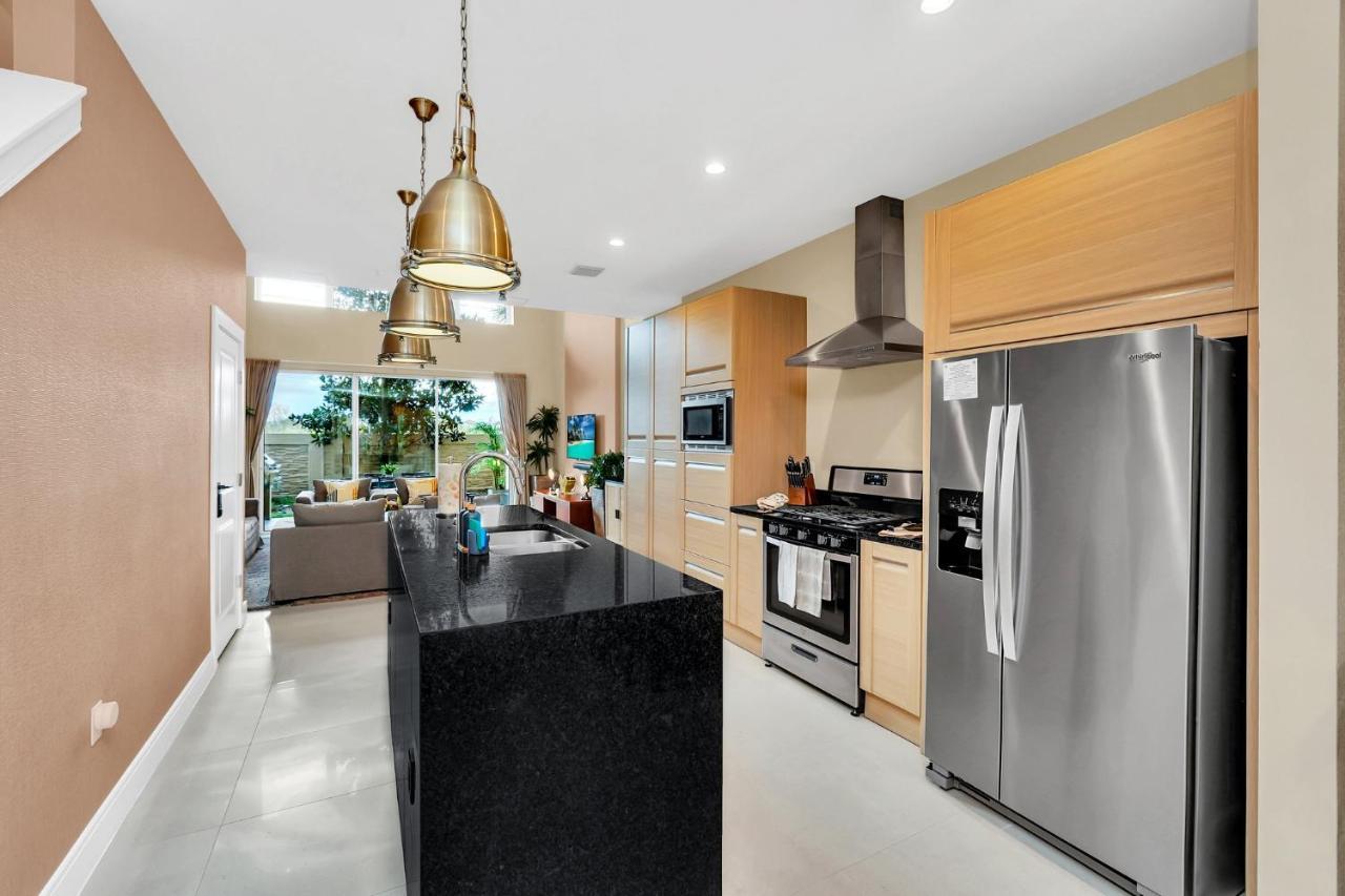 Luxury Villa Less Than A Mile From Disneyworld -Bonus Elevator- Орландо Экстерьер фото